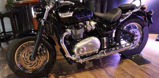 “ไทรอัมพ์ มอเตอร์ไซเคิลส์” เขย่าวงการ 2 ล้อหรู เปิดตัวรถ 2 รุ่น “Bonneville Bobber Black และ “Bonneville Speedmaster” ที่แรกในเอเชียแปซิฟิก