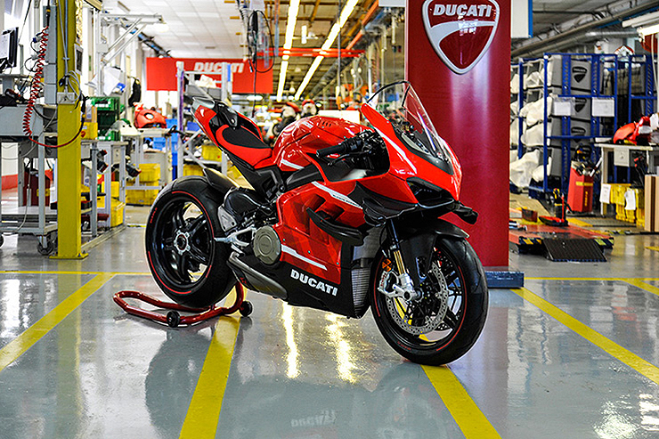 ทำไม 2020 Ducati Superlegera V4 ถึงเป็นสุดยอดซุปเปอร์ไบค์แห่งยุค