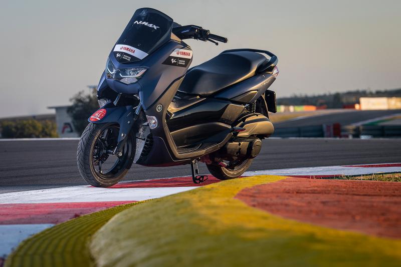 Yamaha NMax ยืนหนึ่ง Official Paddock Scooters MotoGP2021