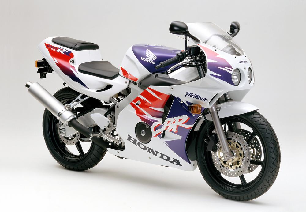 ย้อนอดีต 1990 Honda CBR250RR MC22