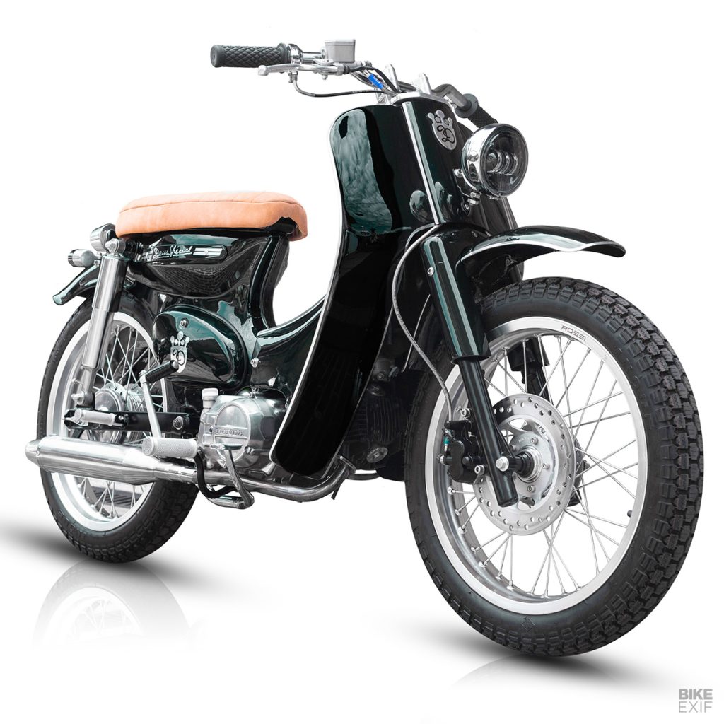 คืนชีพ 1979 Honda C100 โดย Deus Ex Machina Indonesia