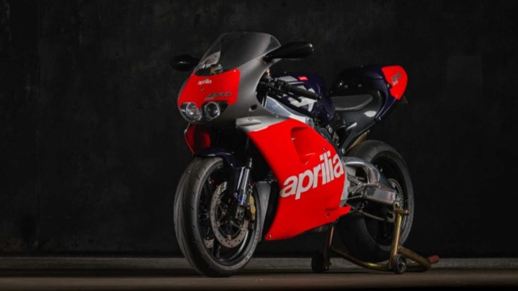 ภาพสิทธิบัตรงานออกแบบเครื่องยนต์ 2 ลูกสูบ 250 ซีซี จาก Aprilia