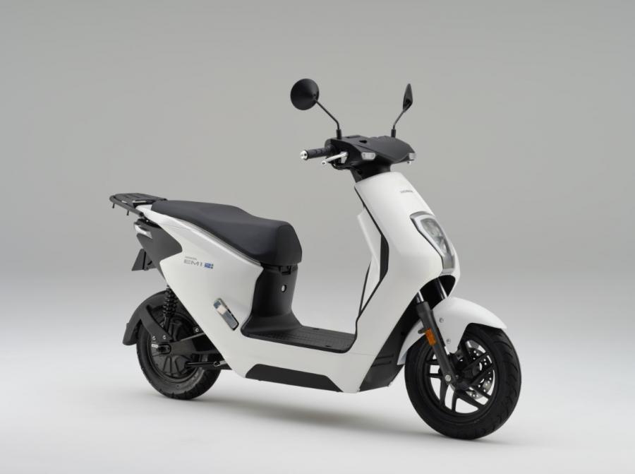Honda เปิดตัว EM1 e รถสกู๊ตเตอร์ไฟฟ้า เตรียมเจาะตลาดยุโรปกลางปี 2023