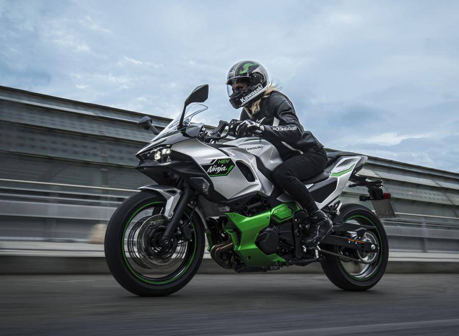 สิทธิบัตรเผย Kawasaki กำลังพัฒนา Versys 7 Hybrid ทัวร์ริ่งพลังงานไฮบริด