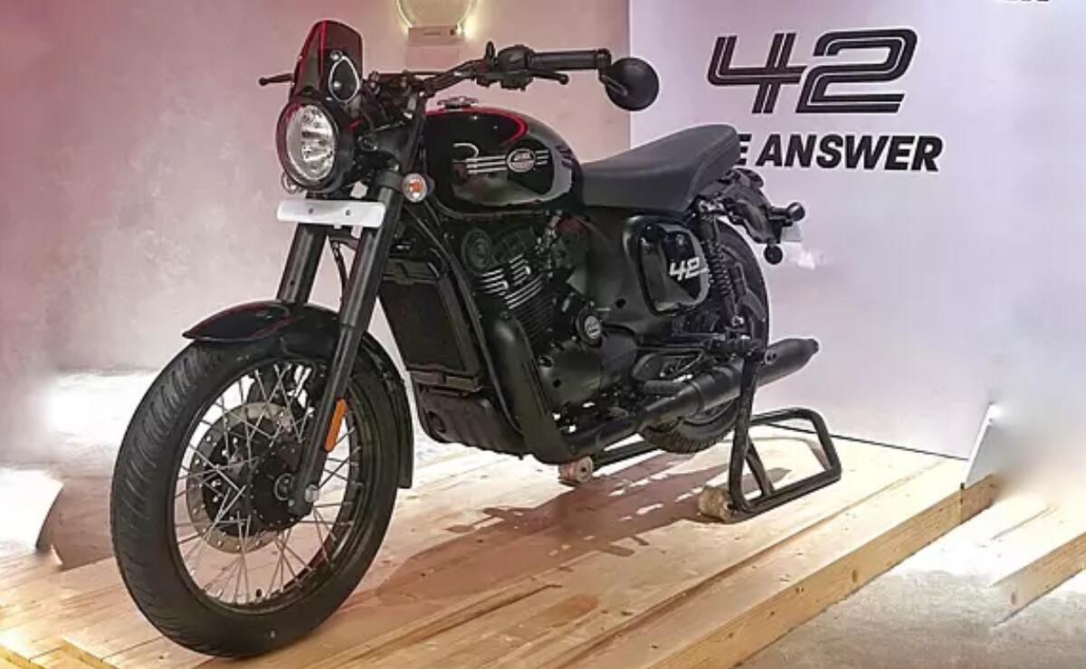 เผยโฉม Jawa 42 2025 คู่ปรับคนสำคัญของครุยเซอร์ขนาดเล็ก