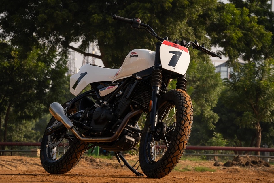 ขม Royal Enfield FT450 โมเดล Flat Tracker รากฐานจาก Guerrilla 450