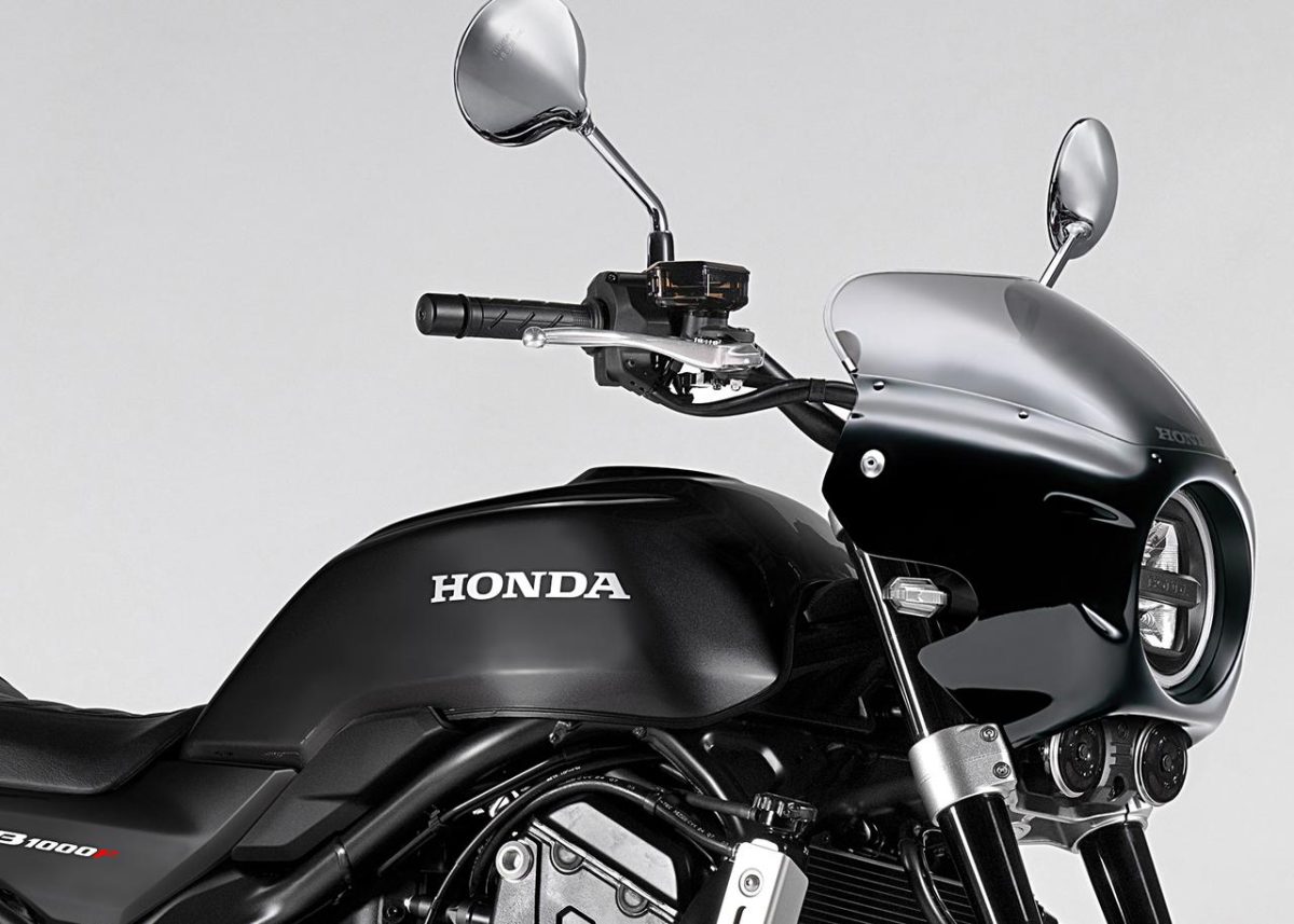 เรนเดอร์อย่างไม่เป็นทางการของ Honda CB1000F SE