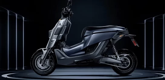เปิดตัว Yamaha EMF สกู๊ตเตอร์ไฟฟ้ารุ่นใหม่ ดีไซน์โหด ตัวจริงสายอนาคต!