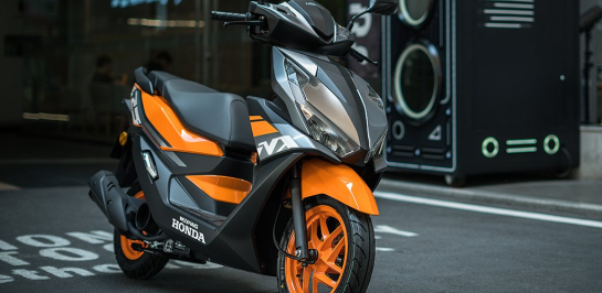 Honda NX125 สปอร์ตสกู๊ตเตอร์ หน้าตาดุดัน ฟีเจอร์แน่น เริ่ม 49,000 บาท