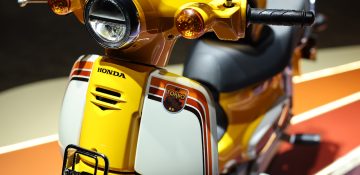 เปิดตัว New Honda Super Cub Tokyo 80s ในไทย ย้อนกลิ่นอายซิตี้ป๊อป 54,000 บาท